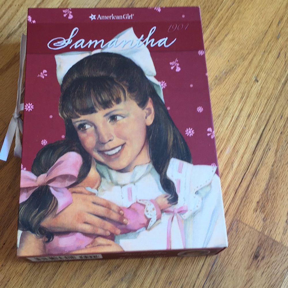 Books - Picture 3 of 5